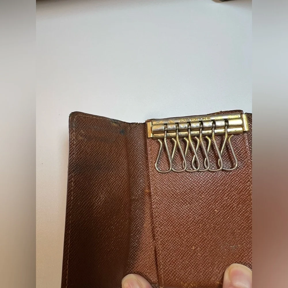 LOUIS VUITTON Monogram 6 Ring Key Holder Wallet